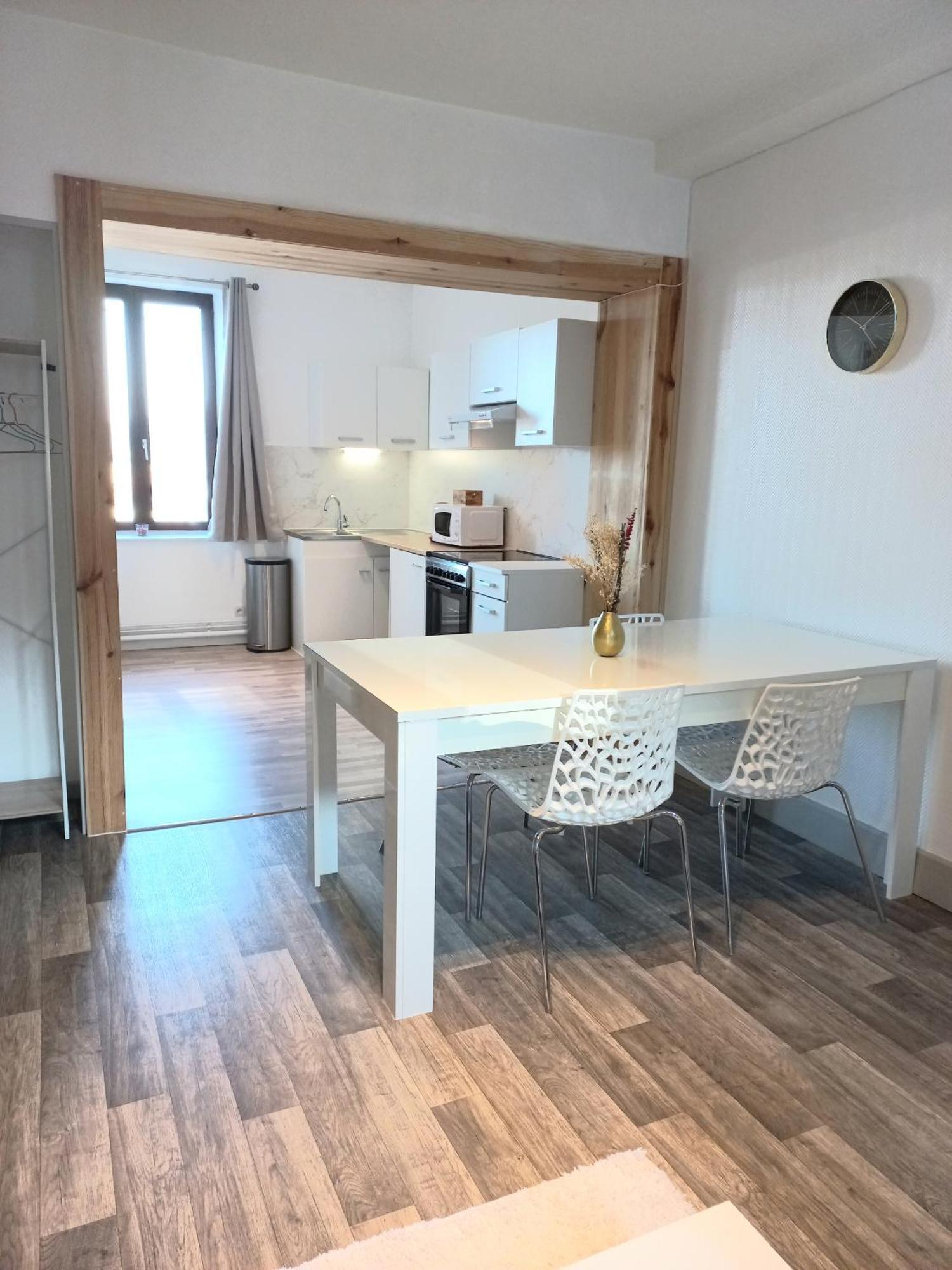 Appartement Les Iris, Au Calme, Proche Du Centre เรเมียร์มอง ภายนอก รูปภาพ